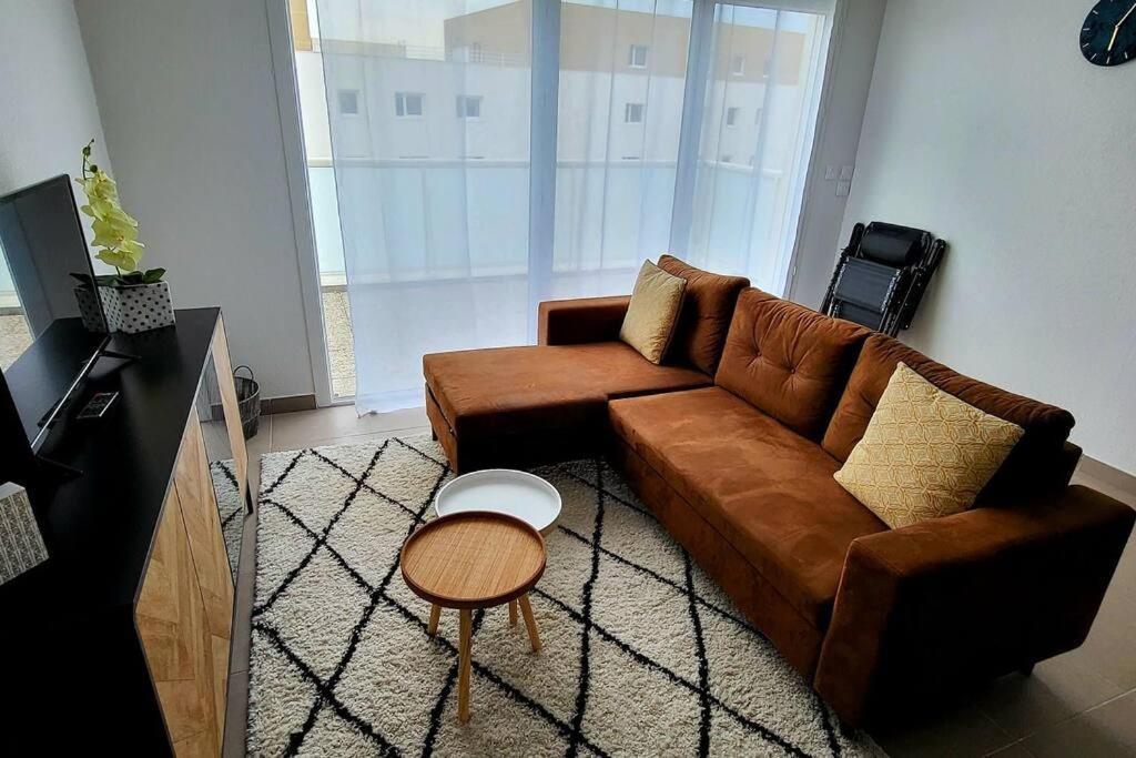 Appartement Avec Balcon/Terrasse Monteux Bagian luar foto