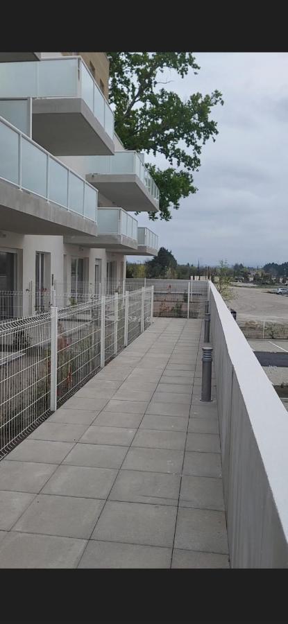 Appartement Avec Balcon/Terrasse Monteux Bagian luar foto